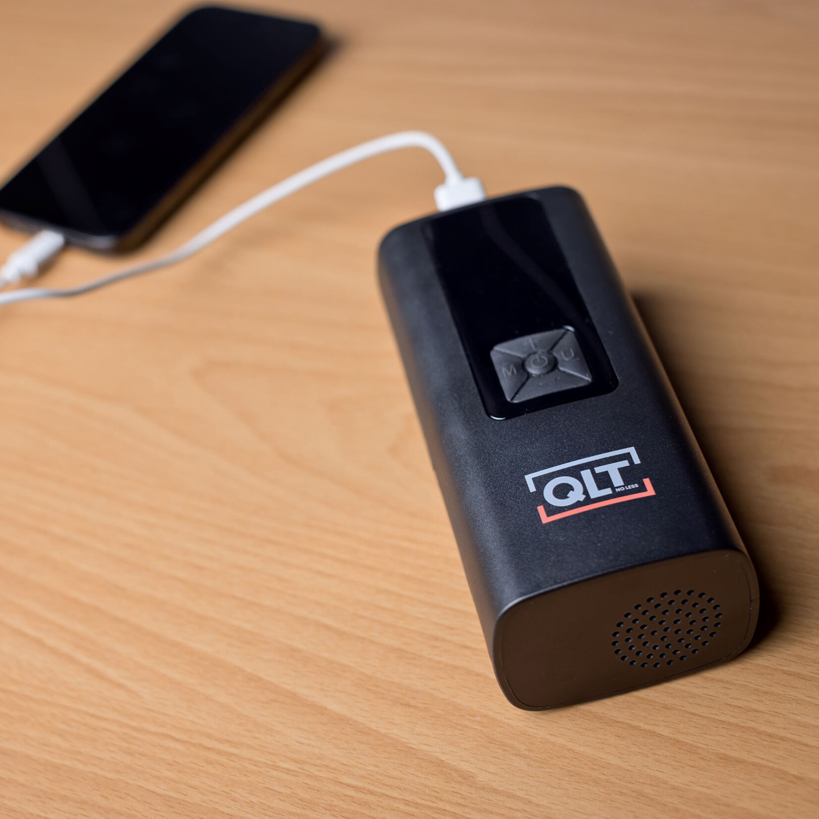 QLT No Less QLT Luchtcompressor Pro en Powerbank incl. Opzetstukken en Oplaadkabel