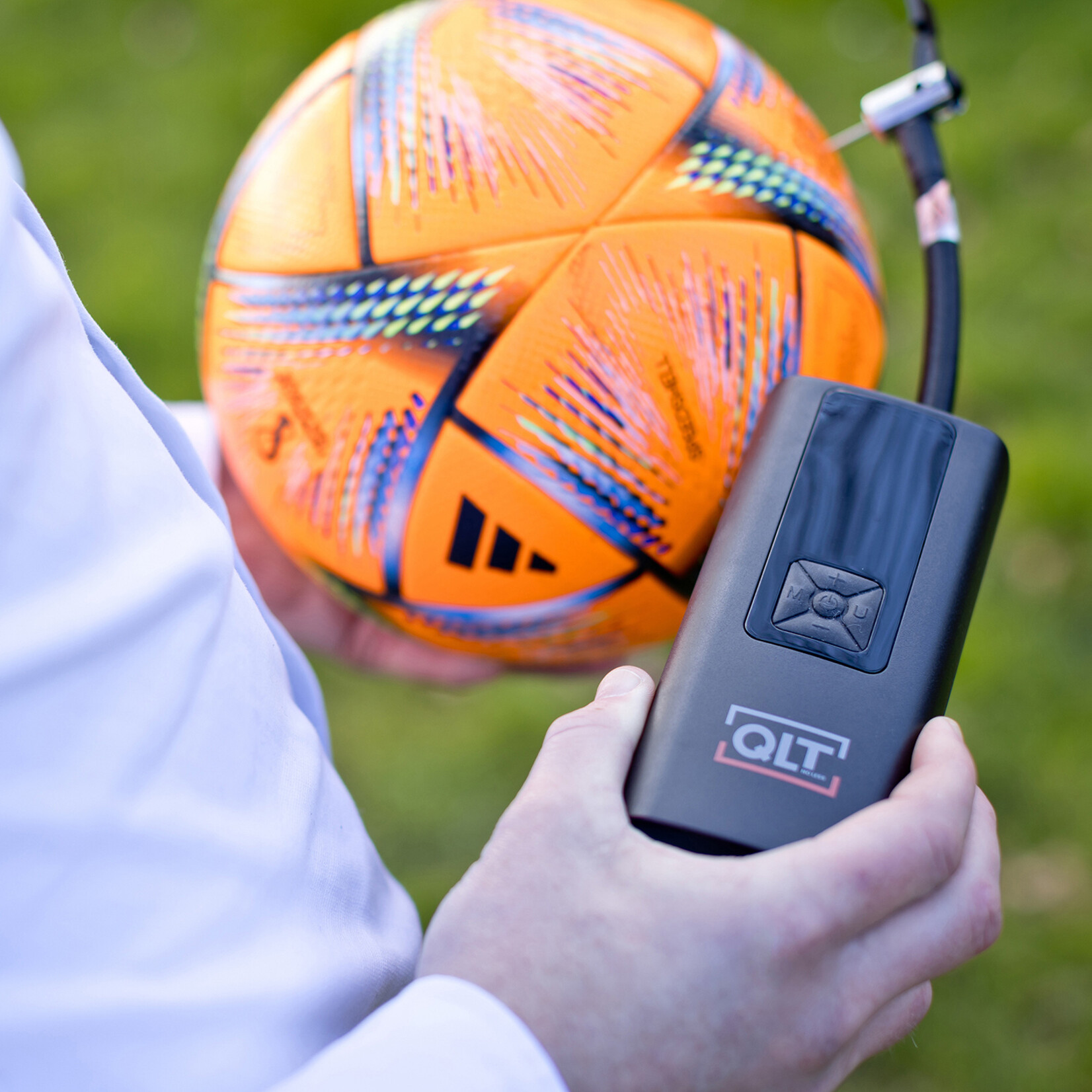 QLT No Less QLT Luchtcompressor Pro en Powerbank incl. Opzetstukken en Oplaadkabel