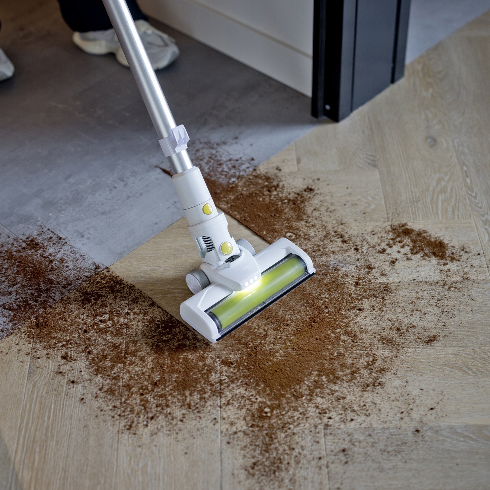 BREND BREND BR-2214 Snoerloze Steelstofzuiger met Handstofzuiger