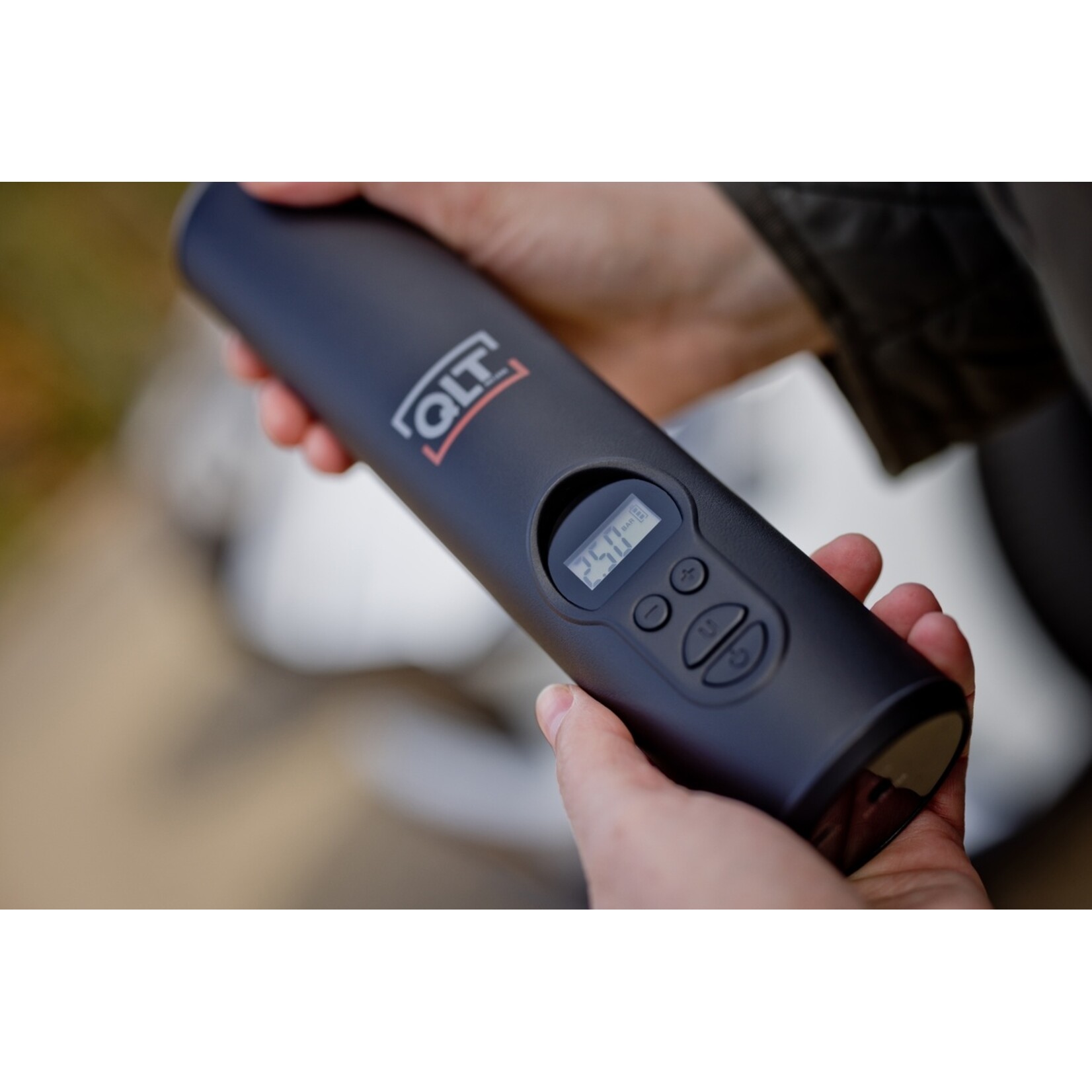 QLT No Less QLT Luchtcompressor – Elektrische Pomp met Opzetstukken – 10,3 bar