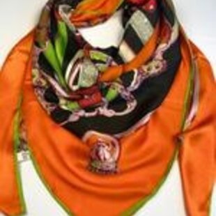 Vierkante sjaal met kleuren 130 x 130 cm / 70% viscose met 30 % zijde (glad materiaal)