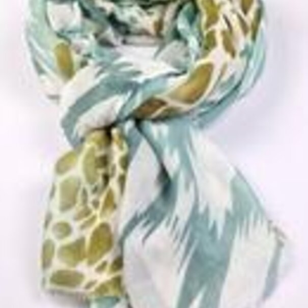 Zomersjaal met print divers van fijne zachte stof 50% katoen met 50 % viscose
