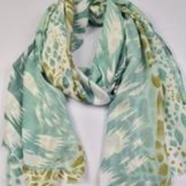 Zomersjaal met print divers van fijne zachte stof 50% katoen met 50 % viscose