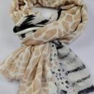 Zomersjaal met print divers van fijne zachte stof 50% katoen met 50 % viscose