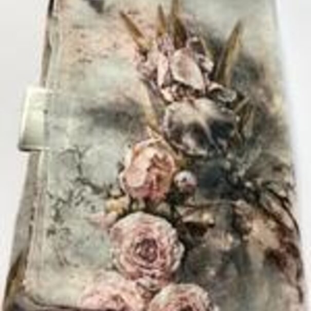 Sjaal met een mix van pioenrozen 30% zijde met 70 % viscose van dun materiaa