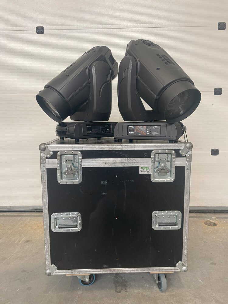 Robe  Flightcase 2x Robe DLF wash movinghead OCC. Robe  Flightcase 2x Robe DLF wash movinghead OCC.