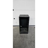 19'' rack hout zwart  met schuine voorkant 20 he OCC.