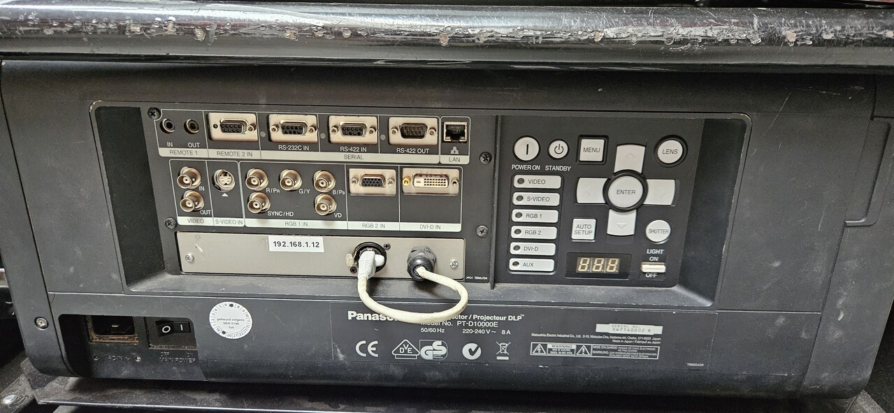 Panasonic Panasonic D10000E DLP 10.000 ansilumen 1400x1050 INClusief lenzen. 52 branduren