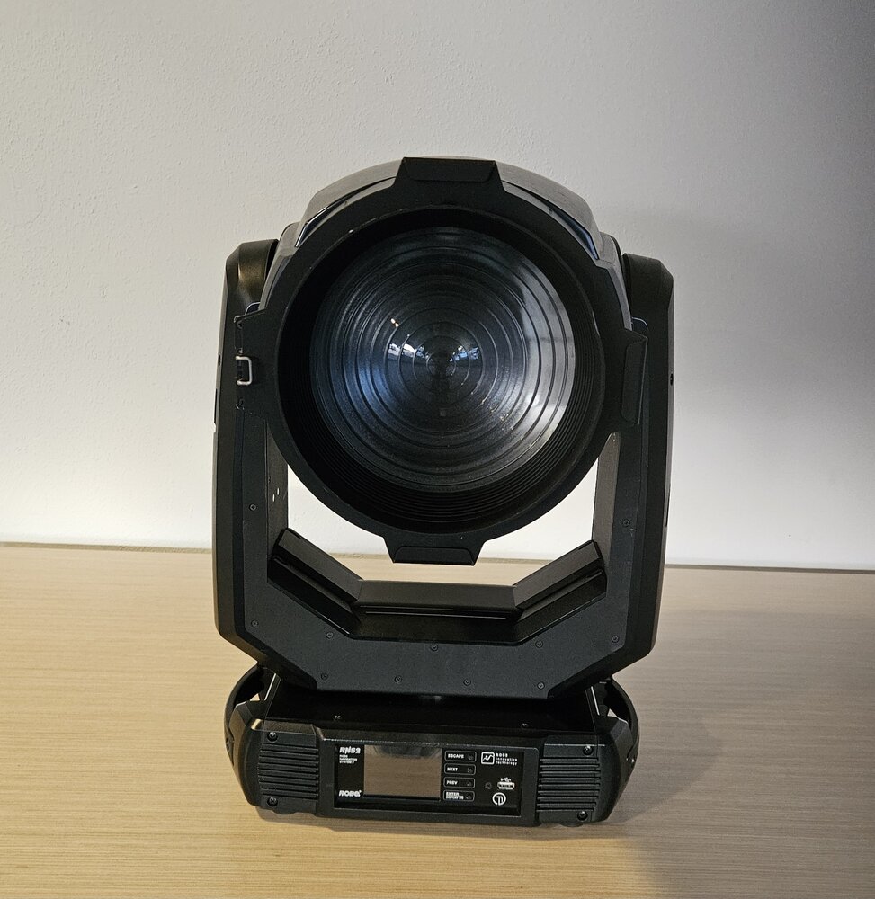 Robe Robe T1 fresnel OCC.