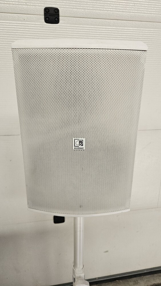 Audac  XENO 8  Witte speakers  OCC.