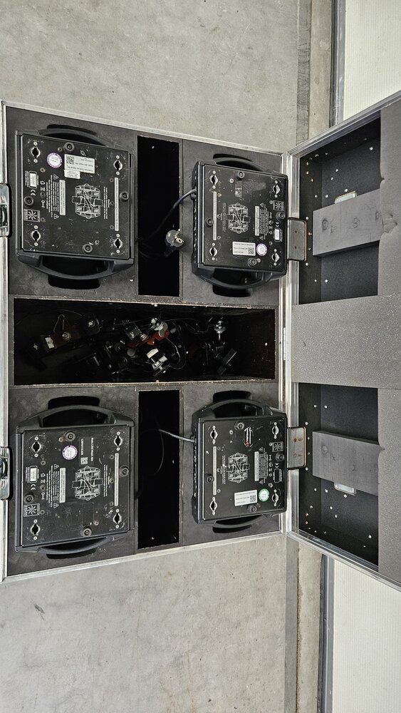 Robe 300 Ledwash OCC.  Meer beschikbaar op aanvraag