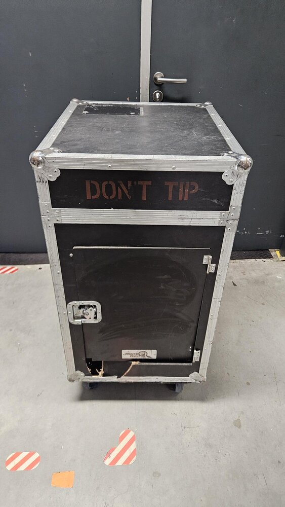 Flightcase regierack 60 x 53 x 104 met schade OCC.