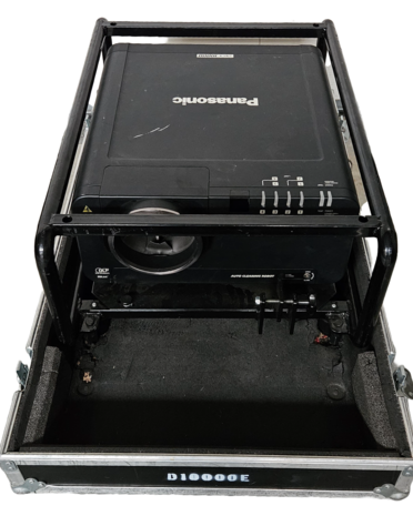 Panasonic Panasonic D10000E DLP 10.000 ansilumen 1400x1050 INClusief lenzen. 52 branduren