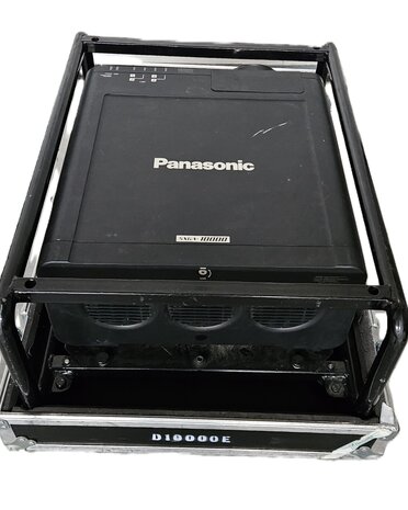 Panasonic Panasonic D10000E DLP 10.000 ansilumen 1400x1050 INClusief lenzen. 52 branduren