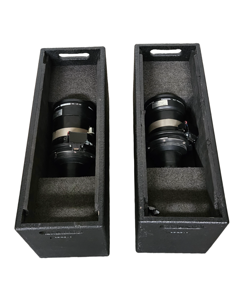 Panasonic Panasonic D10000E DLP 10.000 ansilumen 1400x1050 INClusief lenzen. 52 branduren