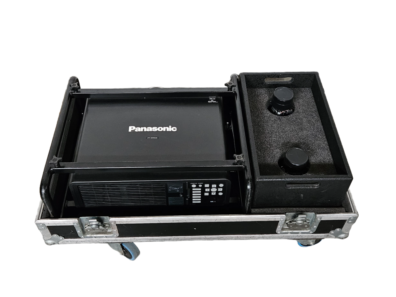 Panasonic Panasonic DW640 DLP 6000 ansilumen 1280x800 set 742 uur OCC.
