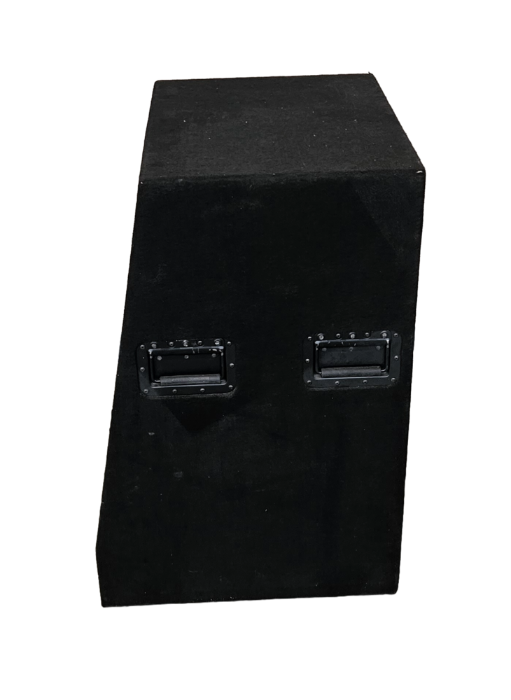 19 inch rack gestoffeerd  met  schuine voorkant 52 x  55 onderzijde. 55x 42 bovenzijde hoogte 84  16 he OCC.