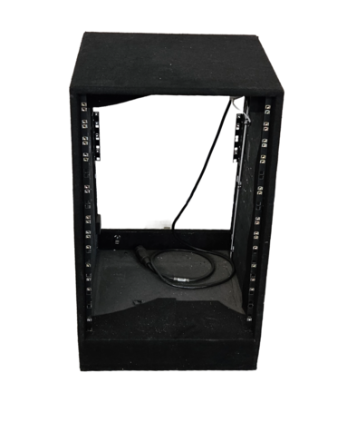 19 inch rack gestoffeerd  met  schuine voorkant 52 x  55 onderzijde. 55x 42 bovenzijde hoogte 84  16 he OCC.