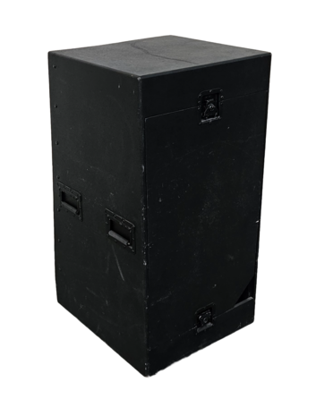 19 inch rack hout zwart  met schuine voorkant 20 he  onderzijde 60 x 51 bovenzijde 51 x 50 OCC.