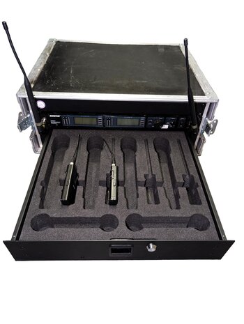 Shure Flightcase incl. 1x Shure UR4D+ en 2x UR1 bodypack K4E