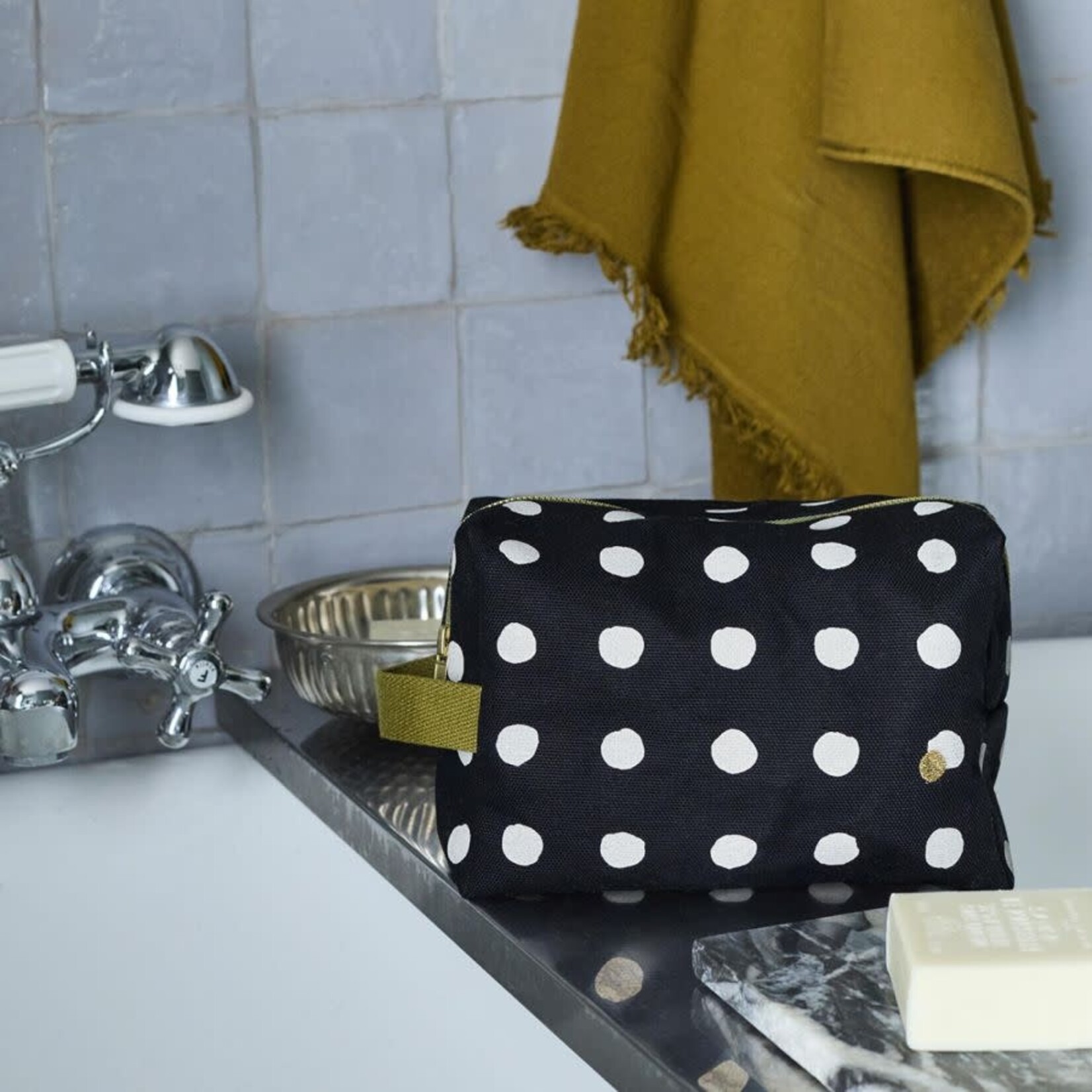 La Cerise sur le gâteau Trousse Cube_MIA_Caviar