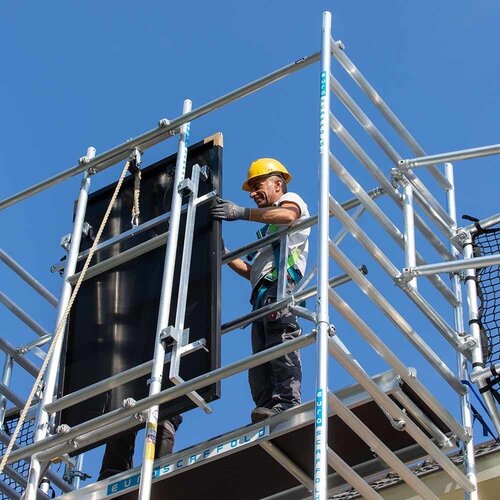 Solar Rollgerüst 135x250x14,2m Arbeitshöhe, inklusive Solarlift Euroscaffold Solar Rollgerüst 135x250x14,2m Arbeitshöhe, inklusive Solarlift