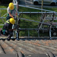 Euroscaffold Solar Rollgerüst 135x250x14,2m Arbeitshöhe, inklusive Solarlift, Safeguard Traufschutz