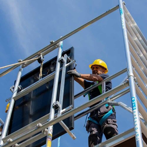 Euroscaffold Solar Rollgerüst 135x250x10,2m Arbeitshöhe, inklusive Solarlift