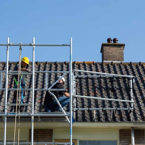 Euroscaffold Solar Rollgerüst 135x305x8,2m Arbeitshöhe, inklusive Solarlift, Safeguard Traufschutz