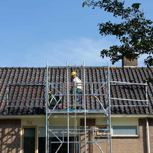 Euroscaffold Euroscaffold SafeGuard Dachrandschutz für geneigte Dächer