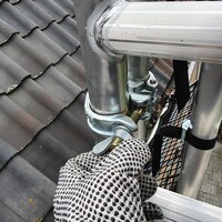 Euroscaffold Euroscaffold SafeGuard Dachrandschutz für geneigte Dächer Euroscaffold Euroscaffold SafeGuard Dachrandschutz für geneigte Dächer