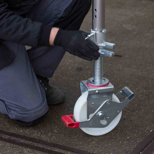 Euroscaffold Rollgerüst Komplett 135 x 190 x 11,2m Arbeitshöhe mit leichter Plattform