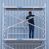 Euroscaffold Basis-Rollgerüst 135 x 250 x 12,2 m Arbeitshöhe mit leichter Plattform