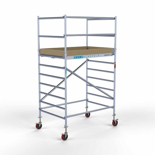 Basis-Rollgerüst 135 x 190 x 4,2 m Arbeitshöhe mit leichter Plattform Euroscaffold Basis-Rollgerüst 135 x 190 x 4,2 m Arbeitshöhe mit leichter Plattform