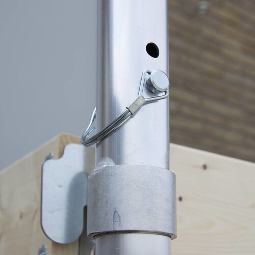 Basis-Rollgerüst 90x250x8,2m Arbeitshöhe + zusätzliche Plattform Euroscaffold Basis-Rollgerüst 90x250x8,2m Arbeitshöhe + zusätzliche Plattform