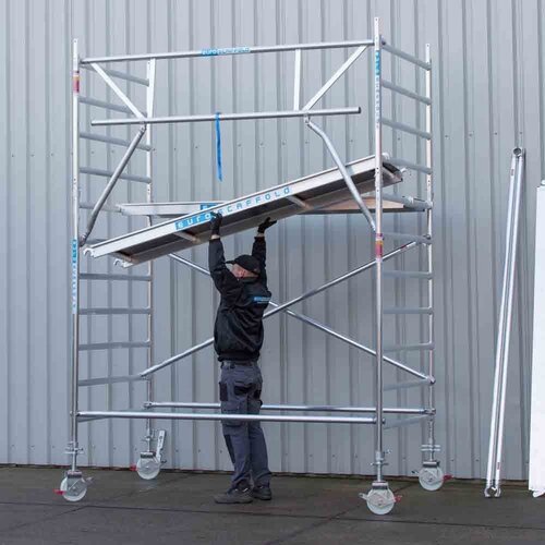 Rollgerüst komplett 135 x 190 x 5,2 m Arbeitshöhe inkl. doppeltem Frontgeländer Euroscaffold Rollgerüst komplett 135 x 190 x 5,2 m Arbeitshöhe inkl. doppeltem Frontgeländer