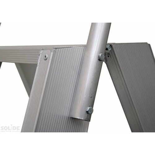 Solide Kniewinkel für Doppelstufenleiter (fest)