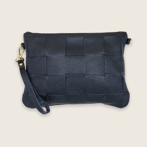 Fique the label TED CLUTCH | BLACK LEATHER