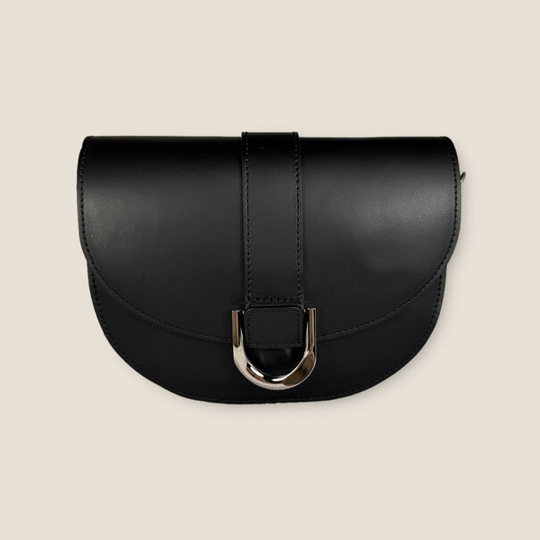 Fique the label FIEK BAG | BLACK LEATHER