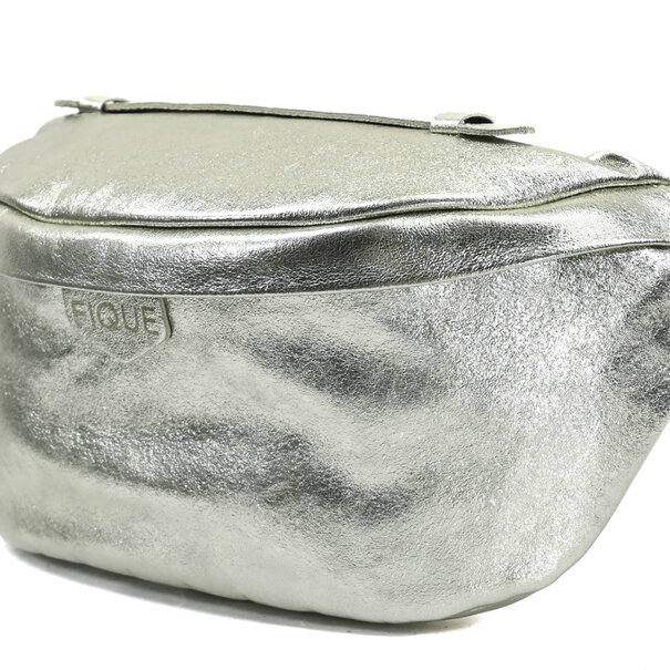 Fique the label CLEO BAG | GOLD LEATHER
