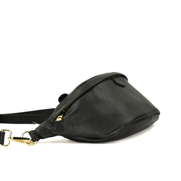 Fique the label CLEO BAG | BLACK LEATHER