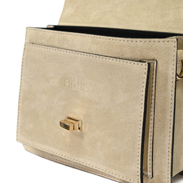 Fique the label BEAU BAG | BEIGE SUEDE