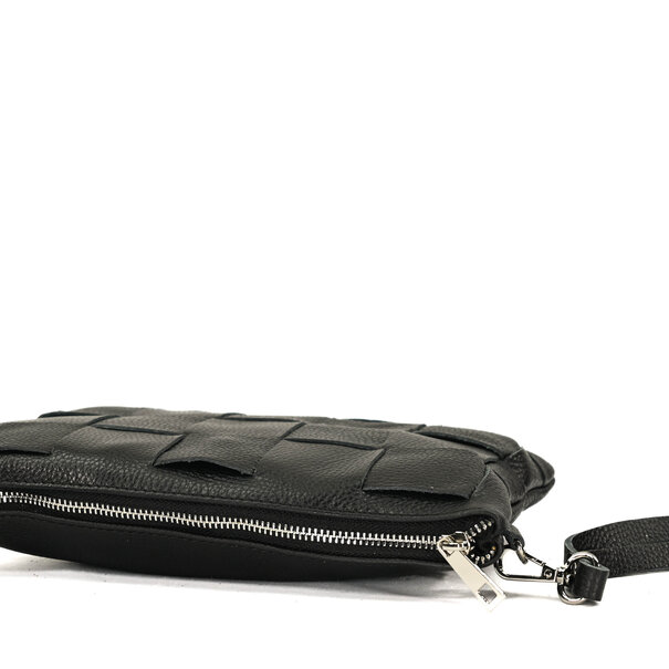 Fique the label TED CLUTCH | BLACK LEATHER