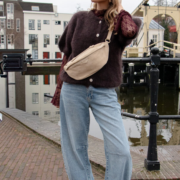 Fique the label Sample Sale Cleo Bag Beige suede