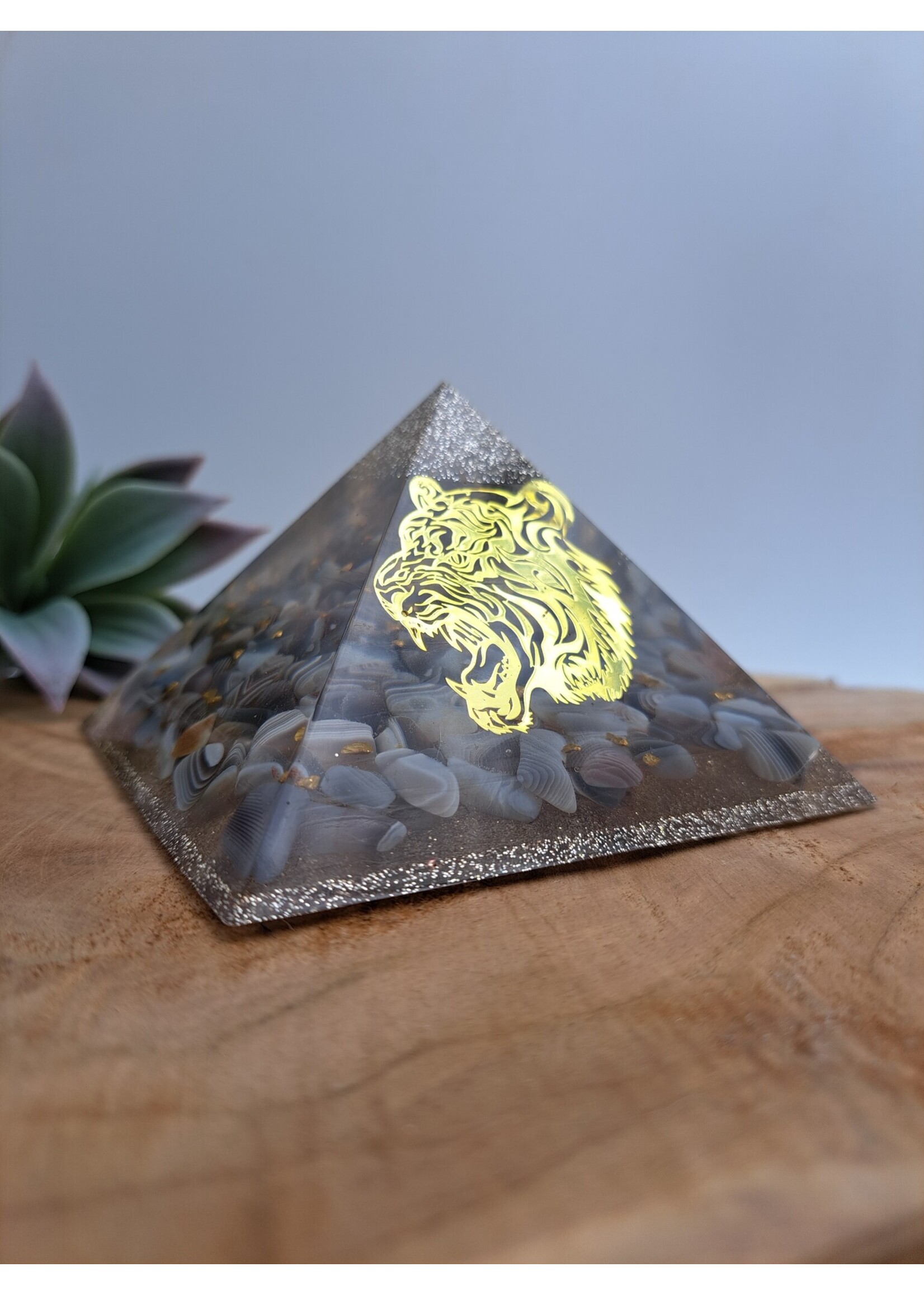 Handgemaakt Piramide Tijger Goud