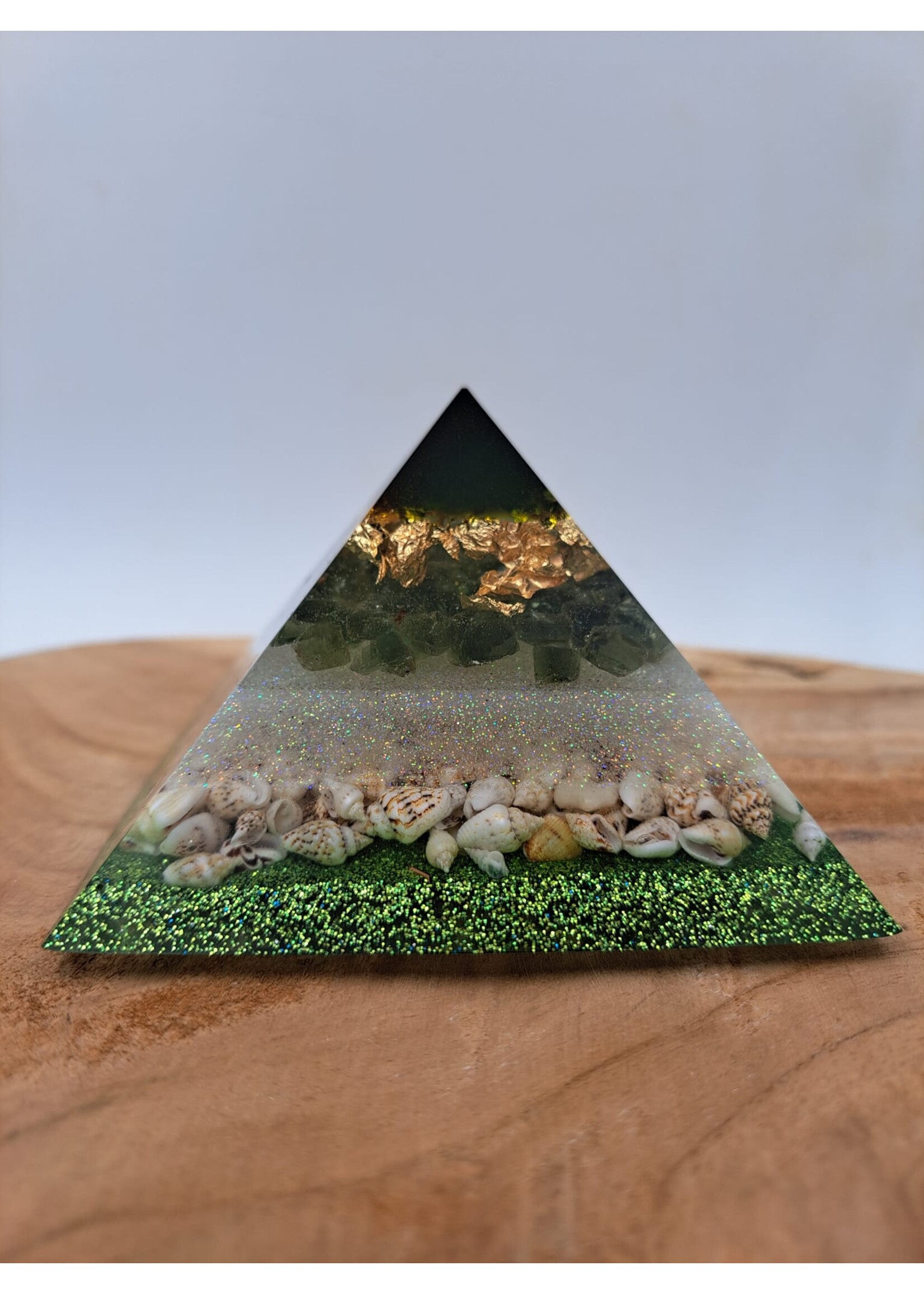 Handgemaakt Epidote Shell of Inner Balance piramide