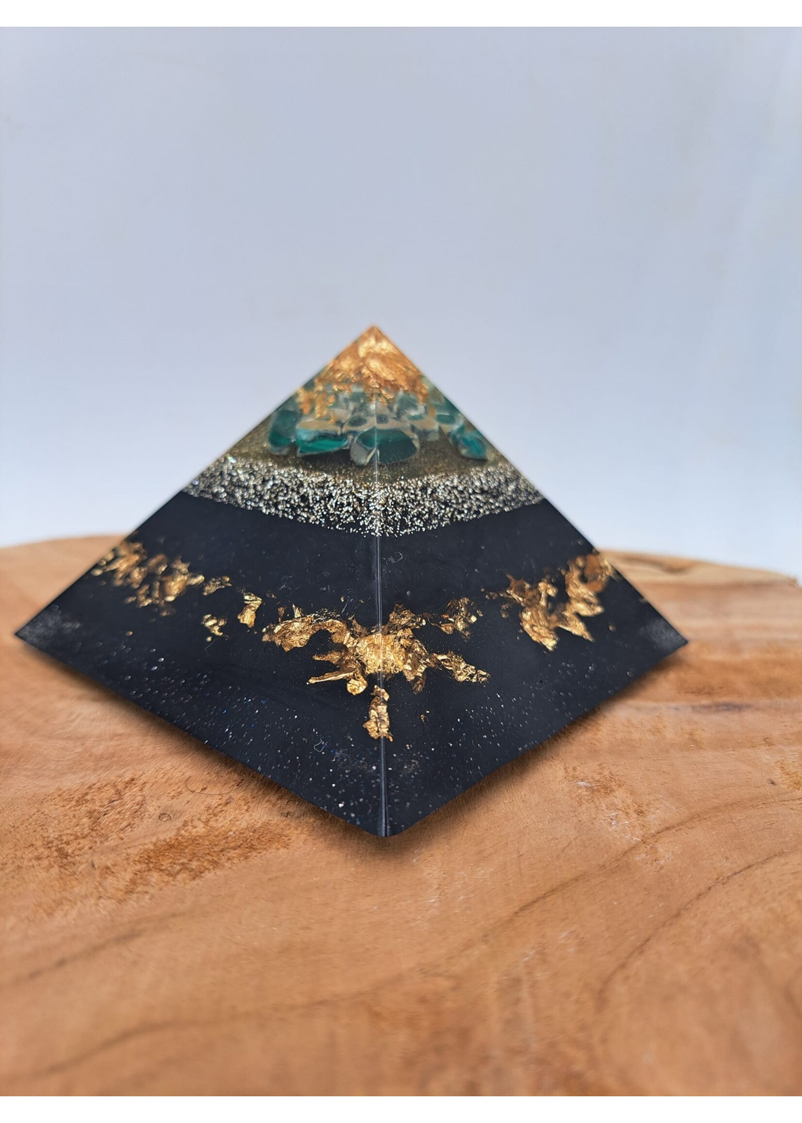 Handgemaakt Guardian of Balance piramide