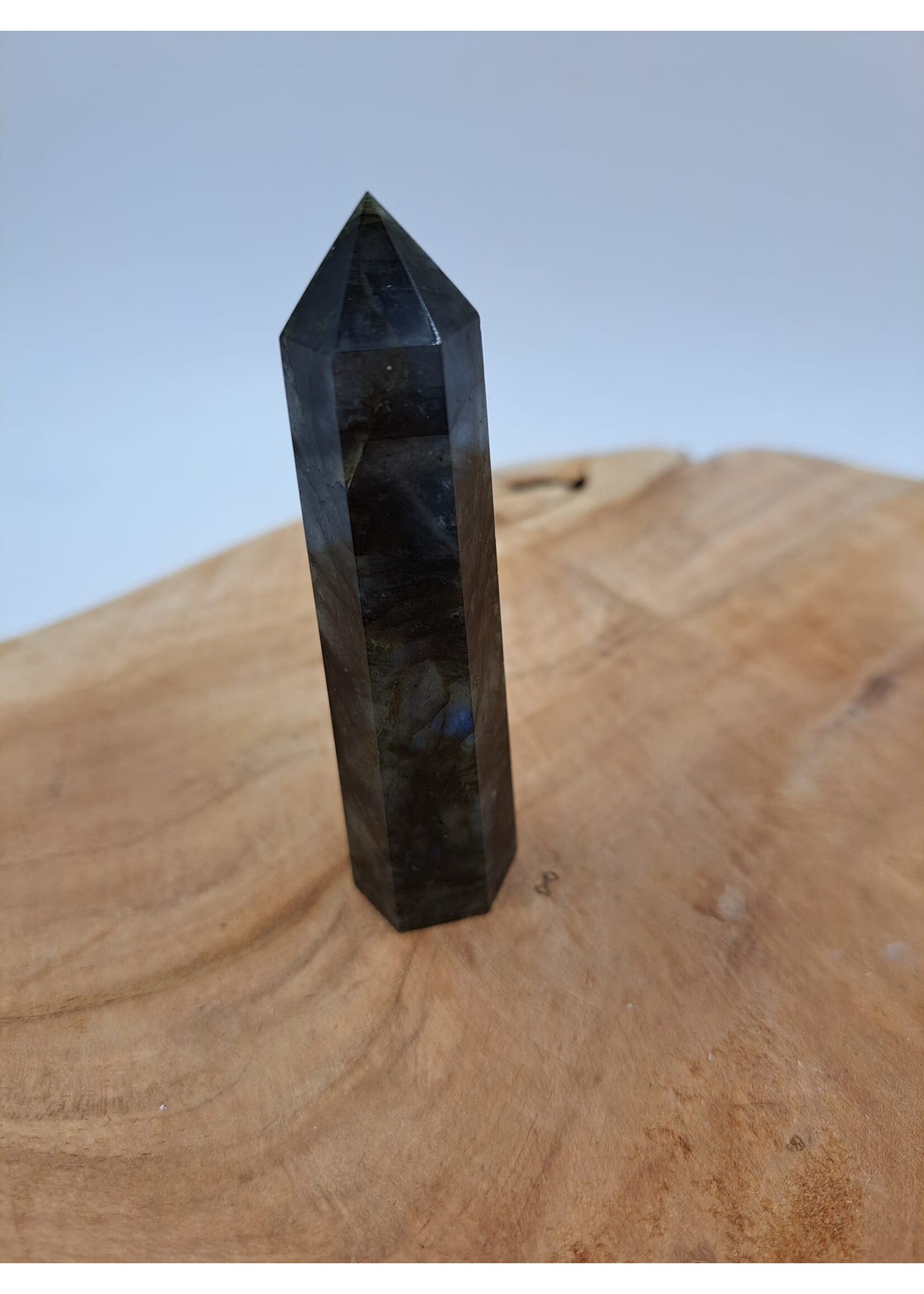 Labradoriet  toren (obelisk)
