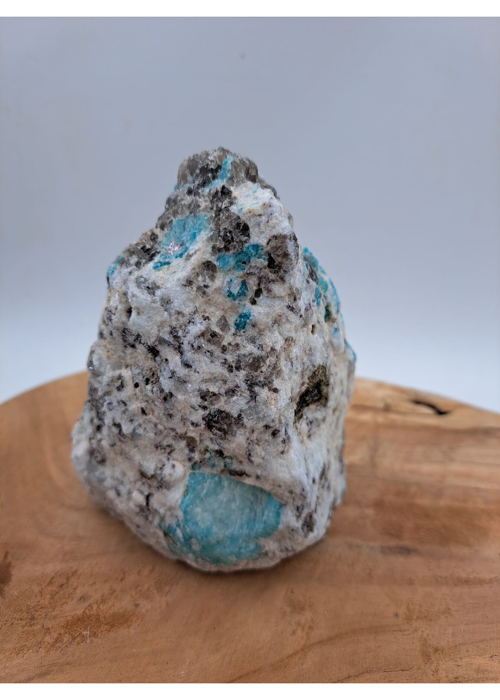 Ruwe Amazoniet met rookkwarts