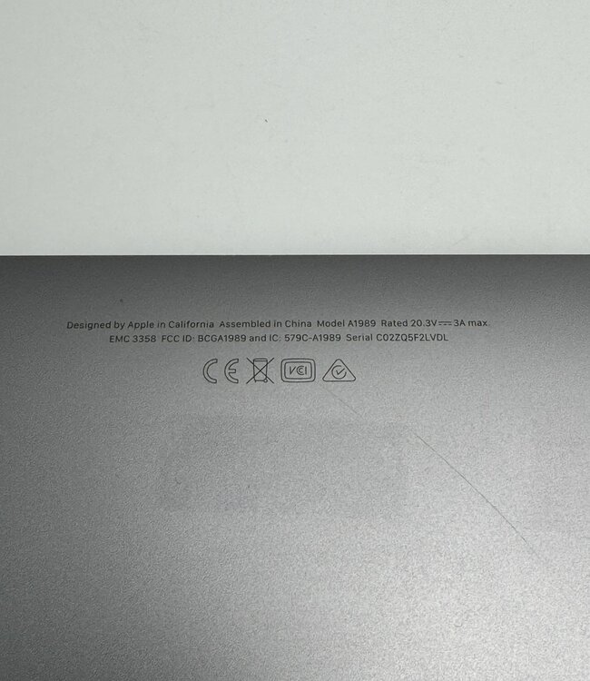 Macbook Pro A1989 behuizing met batterij en touchbar